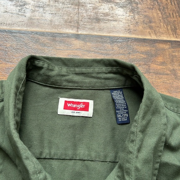 Wrangler Green Button-Up Shirt - Picture 5 of 7